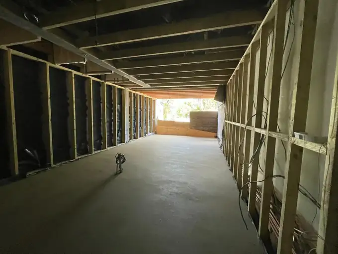The new ground floor as an insulated timber shell